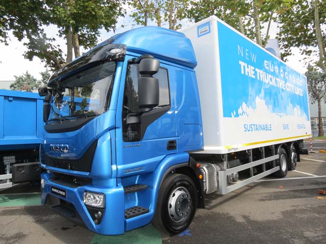 Equilbrio entre maniobrabilidad y capacidad de carga, con 22 toneladas y 320 CV.